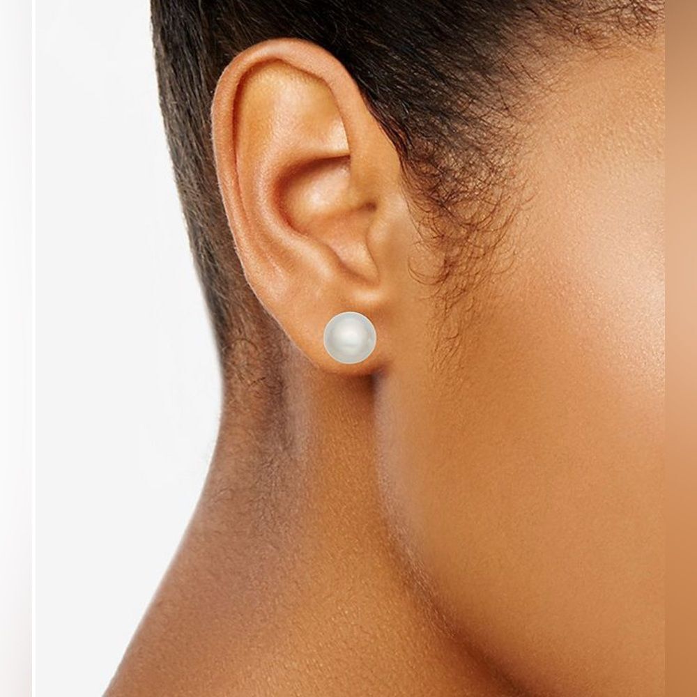 Simply Vera Vera wang Elegant White Pearl Stud Earrings New